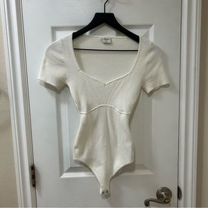 cream short sleeve bodysuit